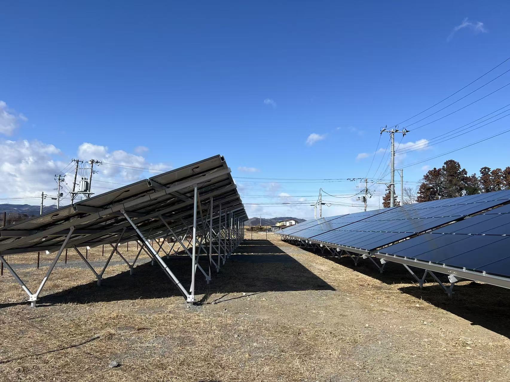 Eguzki lurreko euskarriaren materiala
