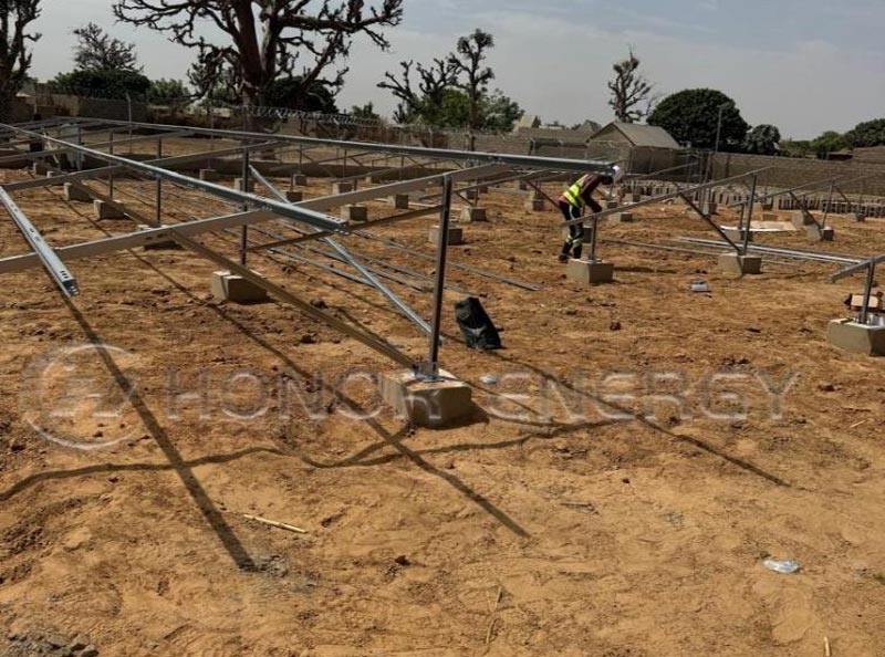 Lekuko txostena: 1,7 MW-ko eguzki fotovoltaiko zentral bat instalatzea Nigerian